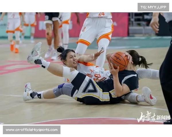 内蒙古农信女篮趣味教学进校园，学生游戏中学篮球知识