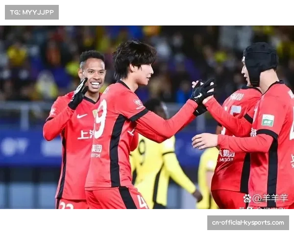 上海海港与山东泰山的榜首之战将检验中超技术流新风格